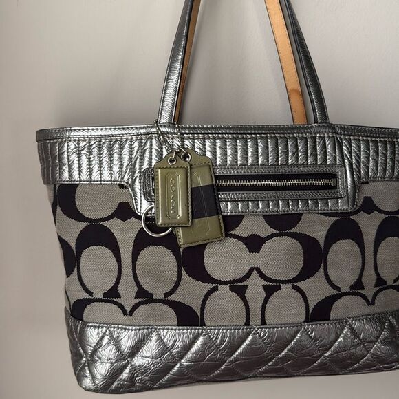 Vintage Coach Signature Metallic Classic Poppy Quilted Canvas Tote G1176‑18676 - Picture 2 of 14